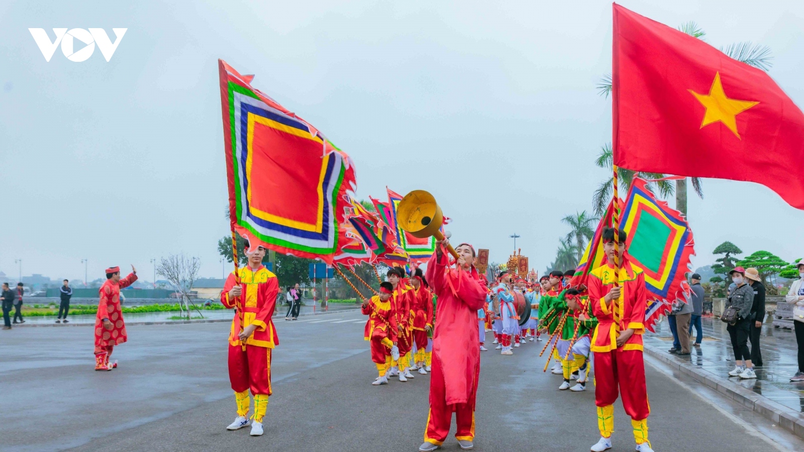 Lễ rước kiệu Ngọc Lộ - mở đầu cho Lễ hội Khai ấn Đền Trần xuân Giáp Thìn 2024